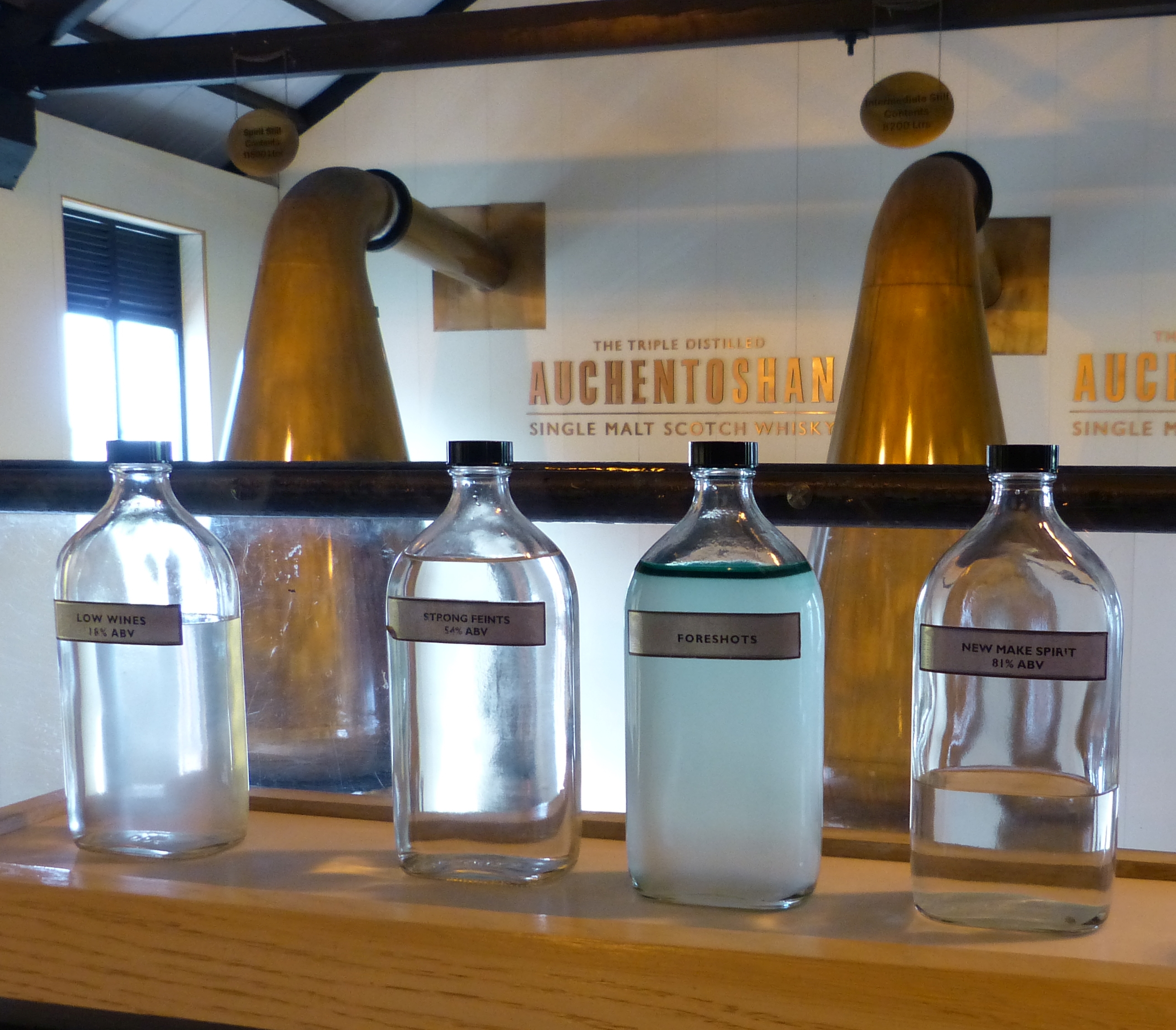 Destillate bei Auchentoshan - foto: LCTours