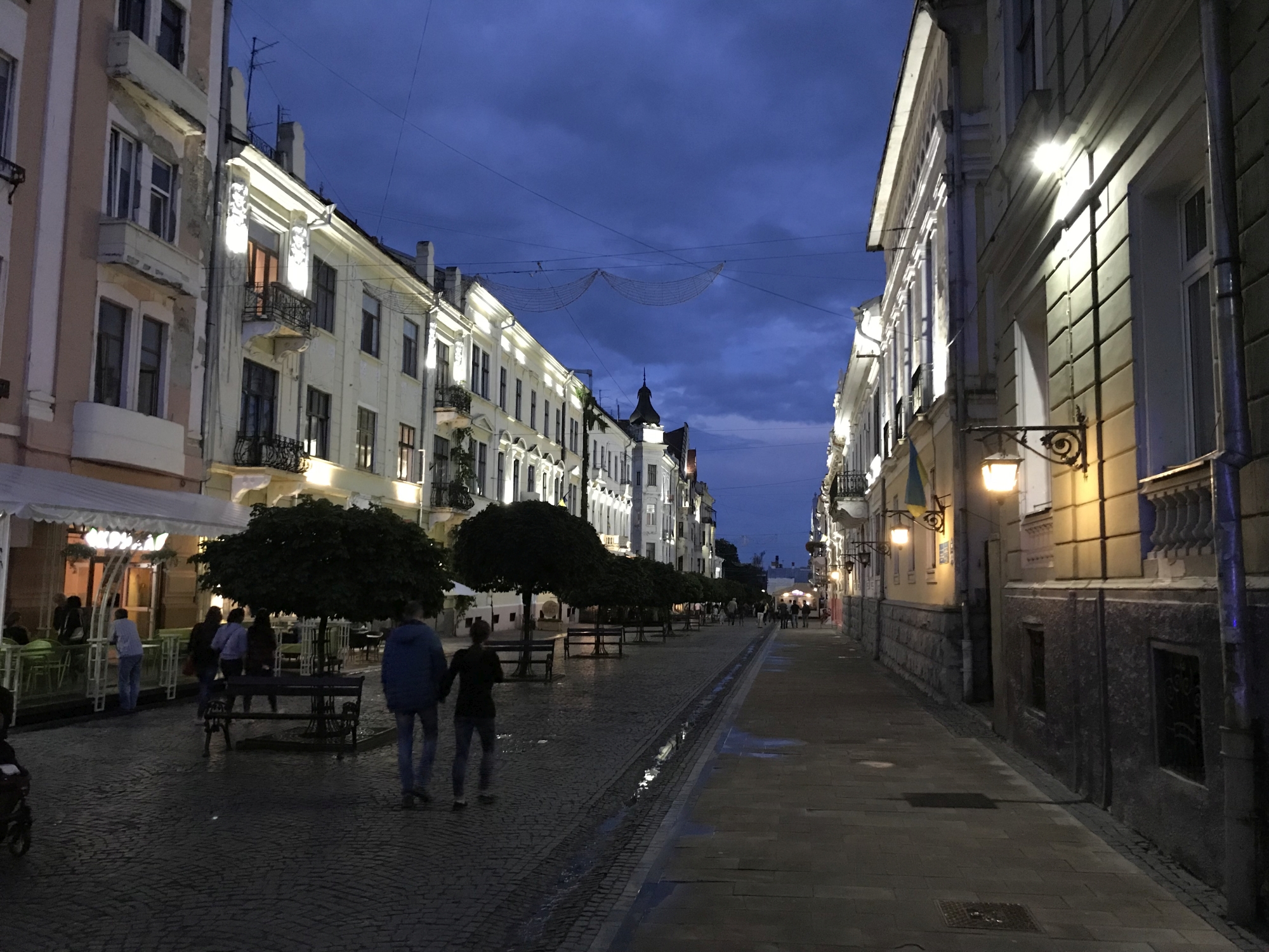 Herrengasse in Czernowitz am Abend - photo: LCTours
