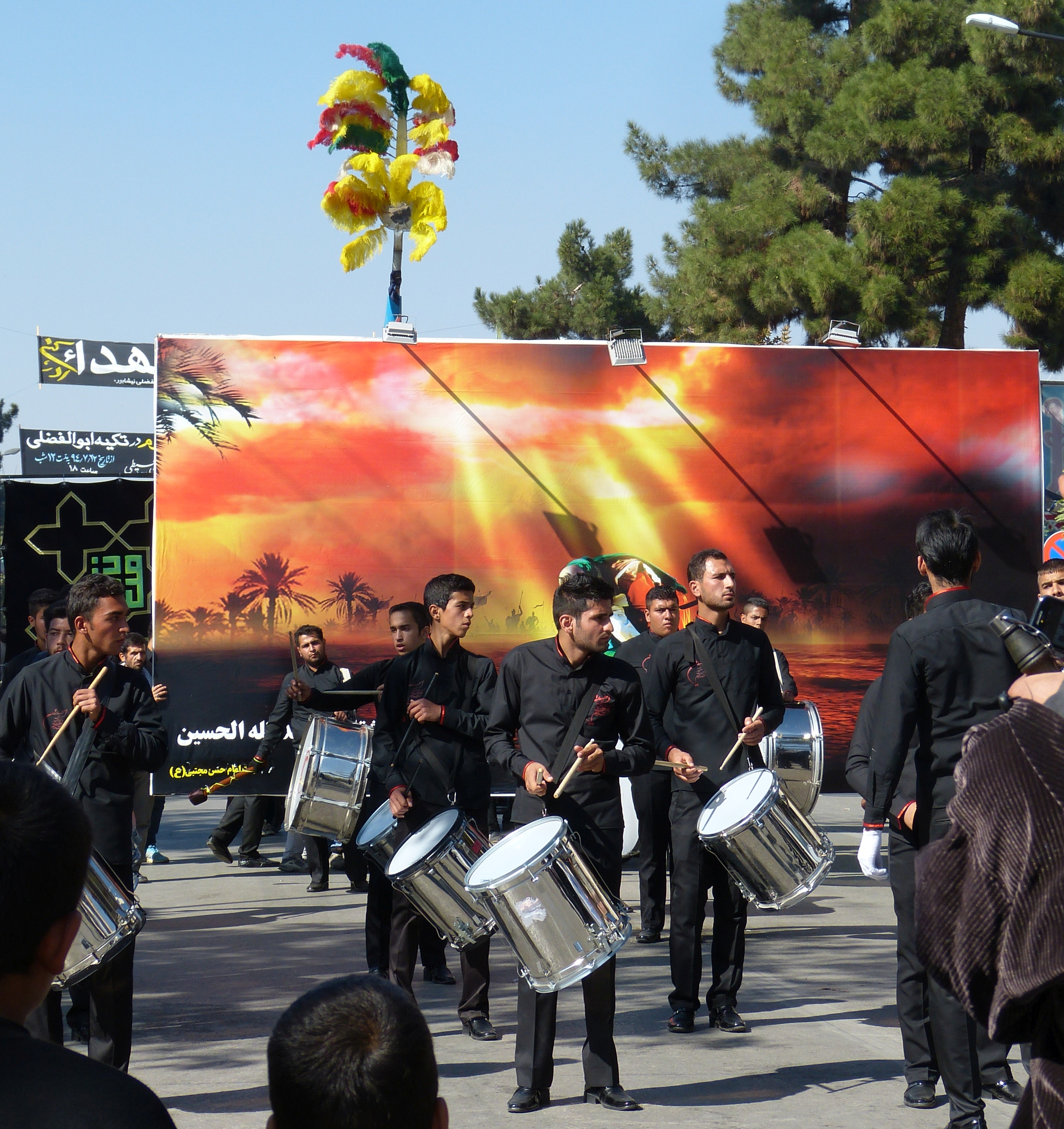 Der Klang von Trommeln prägt Ashura - photo: LCTours