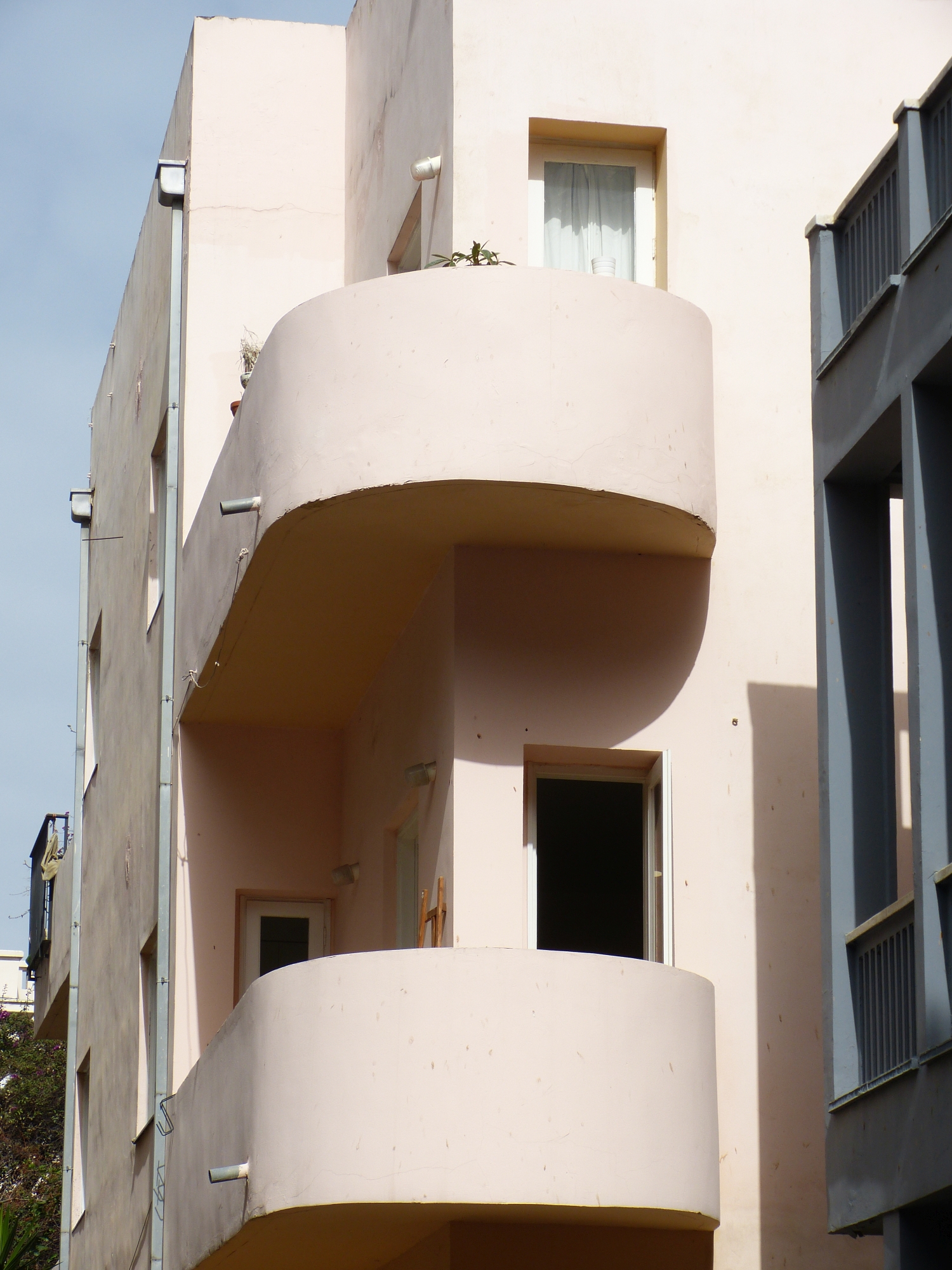 Bauhausstil - Tel Aviv - photo: LCTours