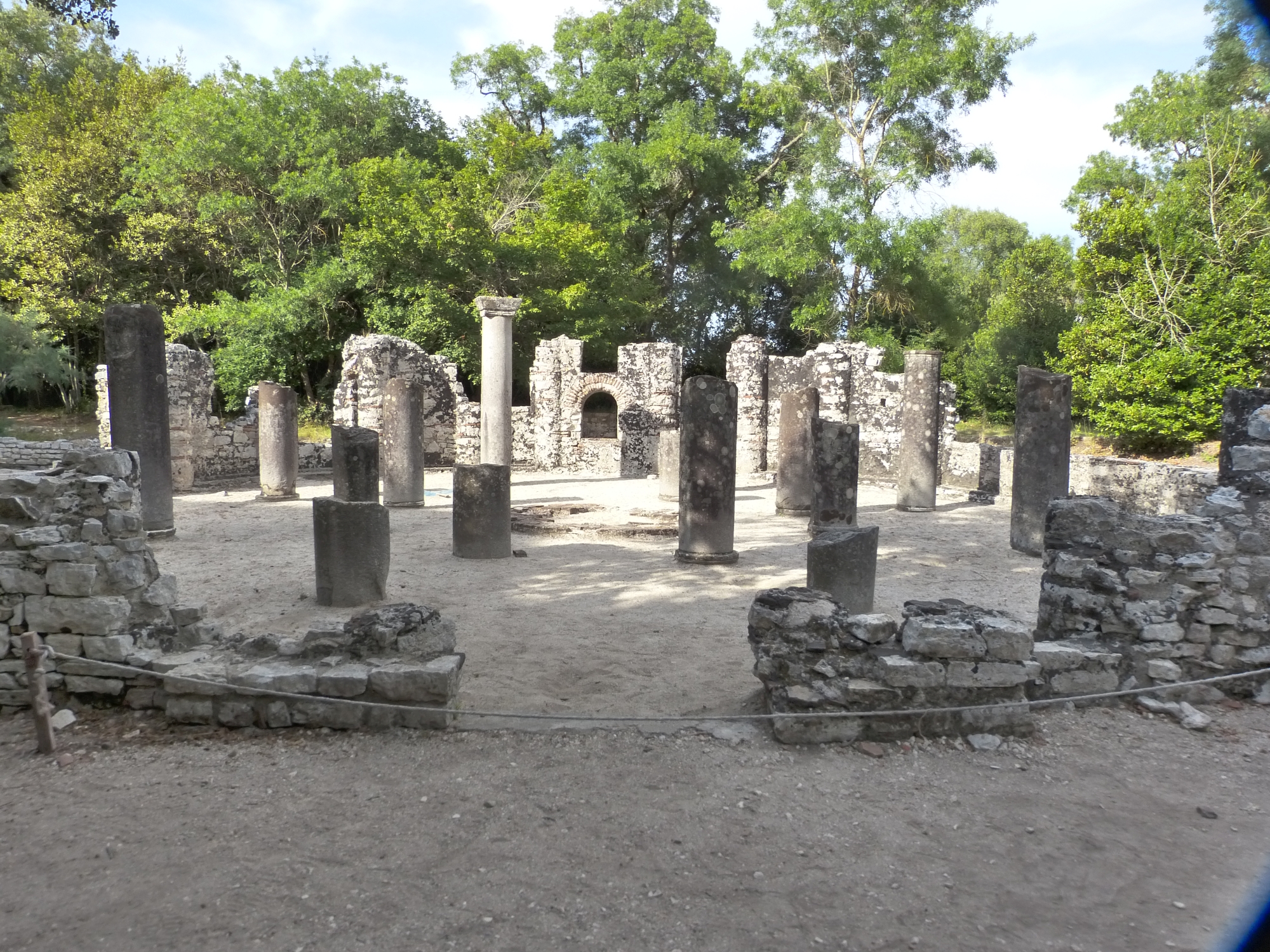 Antikes Erbe in Butrint - photo: LCTours