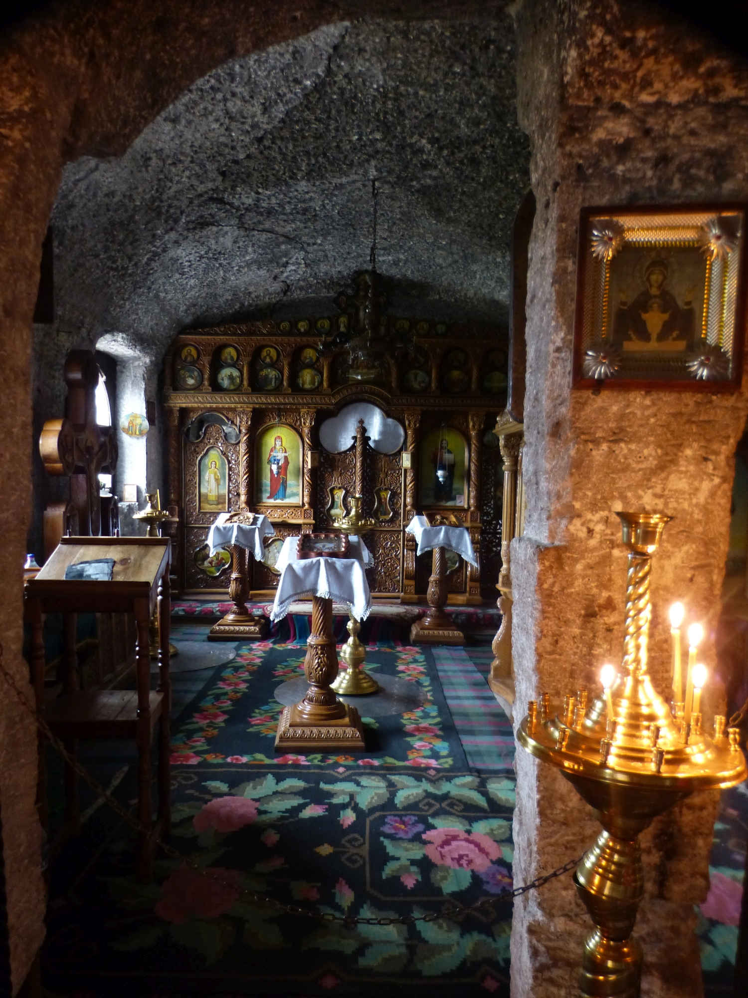 Höhlenkirche in Alt-Orhei - photo: LCTours