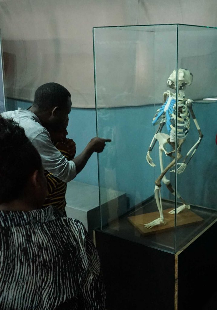 Lucy im Nationalmuseum - photo: LCTours
