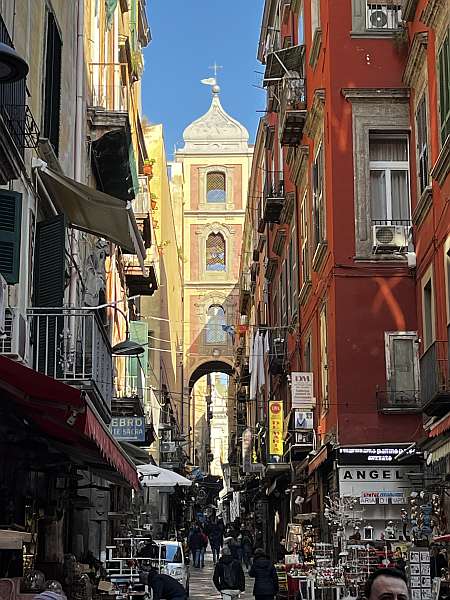 Altstadt von Neapel - foto: LCTours